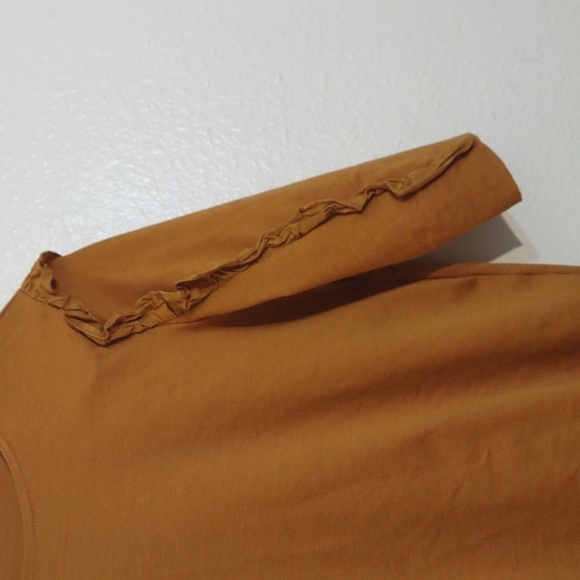 USED ZARA MUSTARD COLOR MID LENGTH SLEEVE -WINTER 2017-2018 - Picture 4 of 8